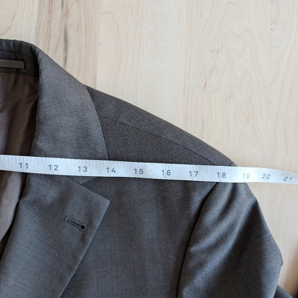 Hugo Boss Gray Sport Coat with Structured Silhouette - Picture 10 of 12